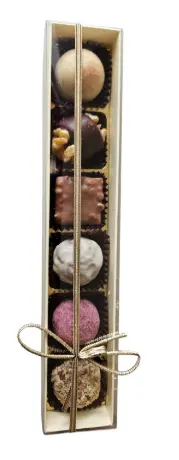 6er Pralinen in der beigen Geschenksverpackung