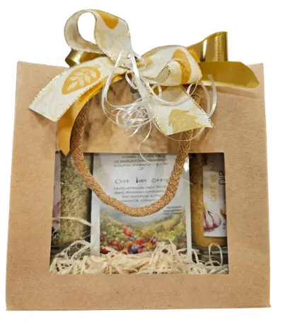 Geschenk Tasche mit Gewürzmischungen und Tee