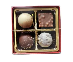 4er Pralinen in der roten Geschenksverpackung